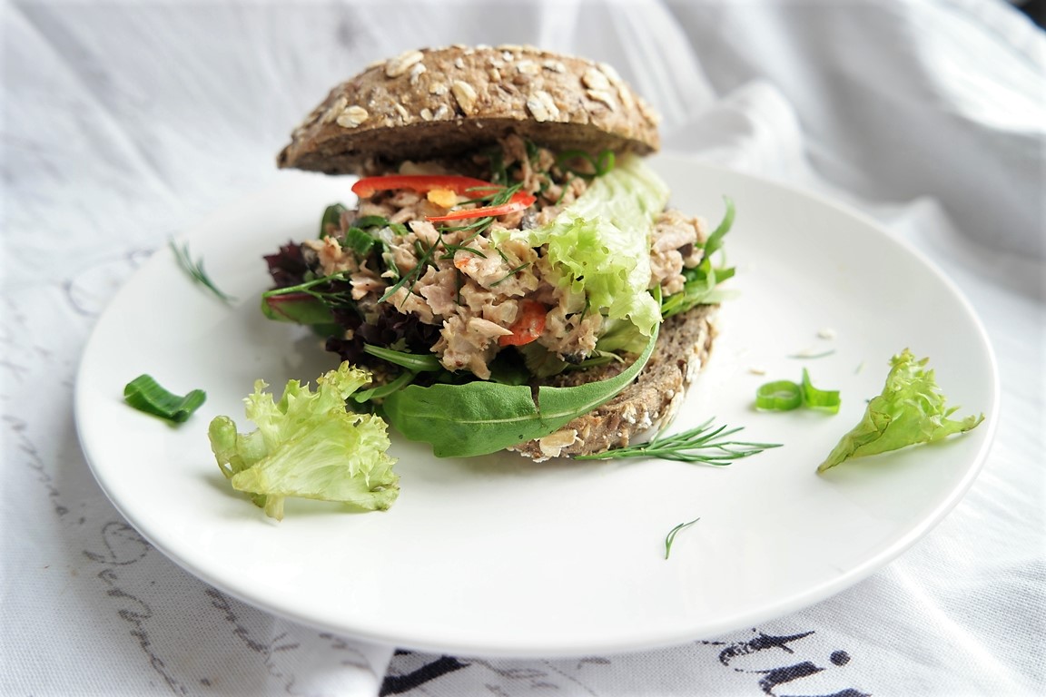 BEST budget tuna bagel lunch  – 2 delicious and healthy ways with canned tuna
